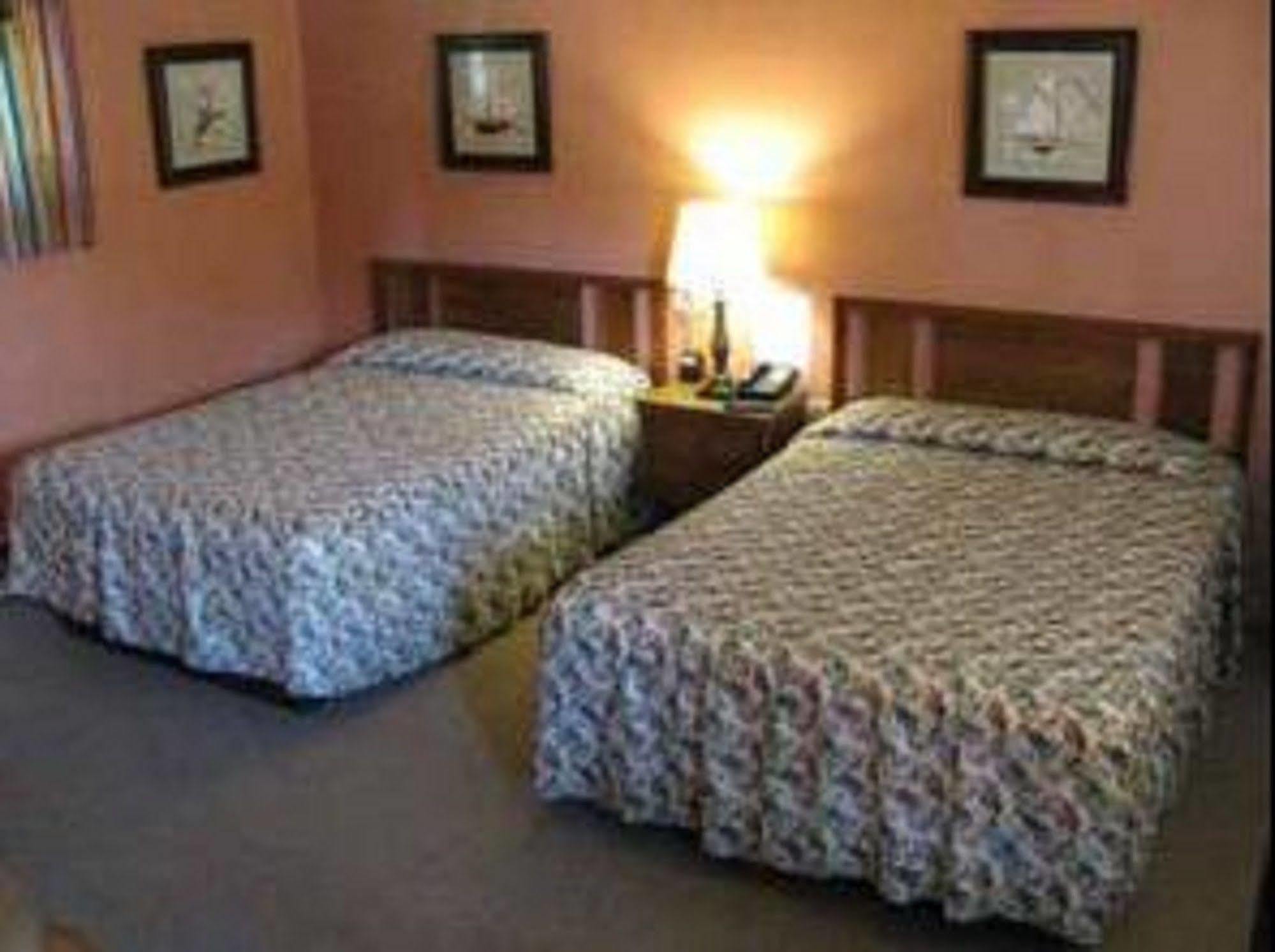 Four Seasons Motel Malone 外观 照片