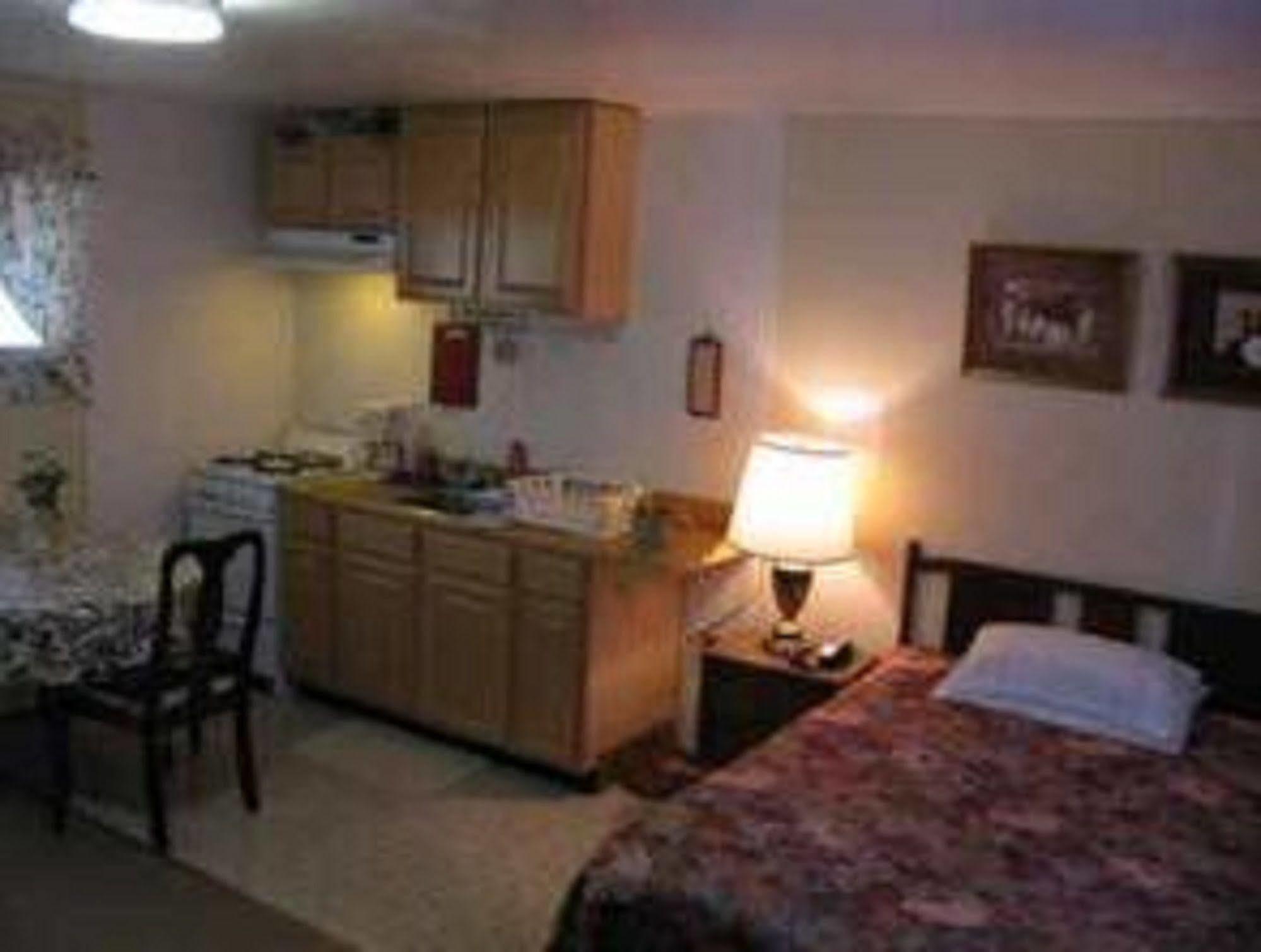 Four Seasons Motel Malone 外观 照片